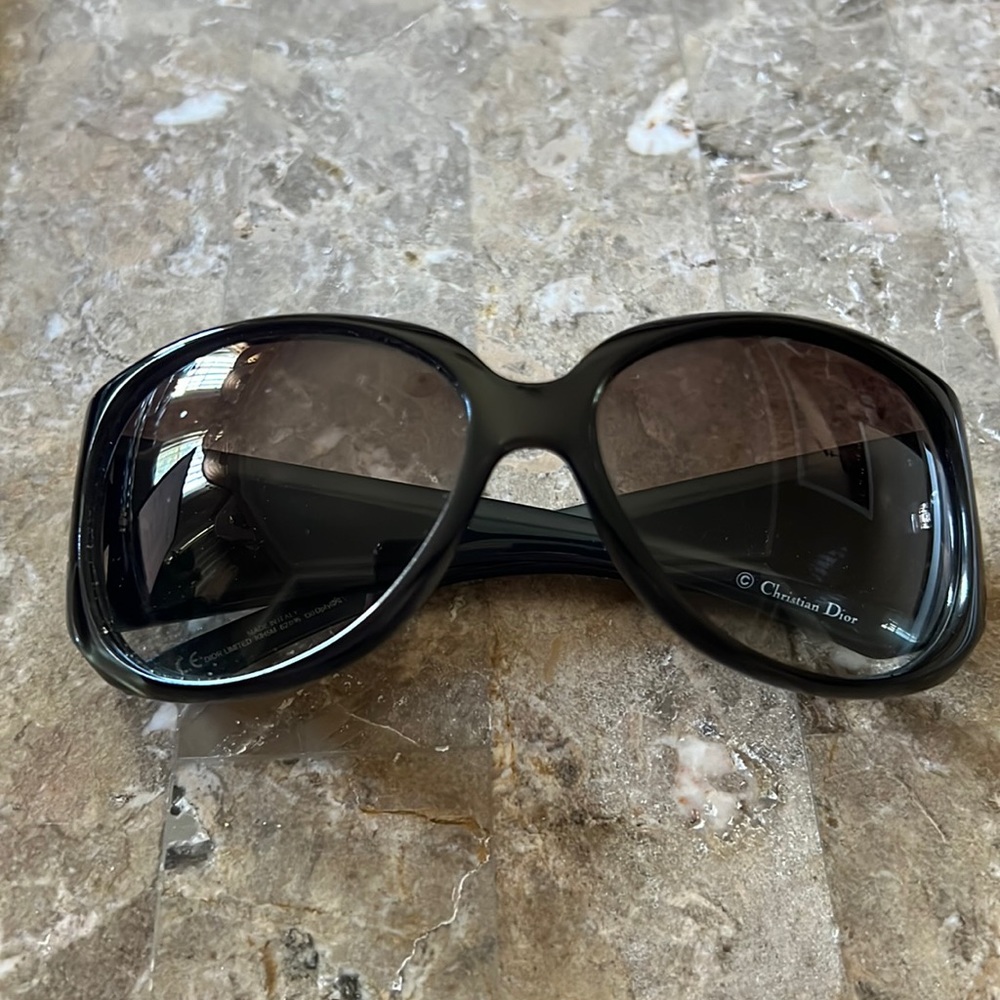 Dior Sunglasses - Picture 2 of 6